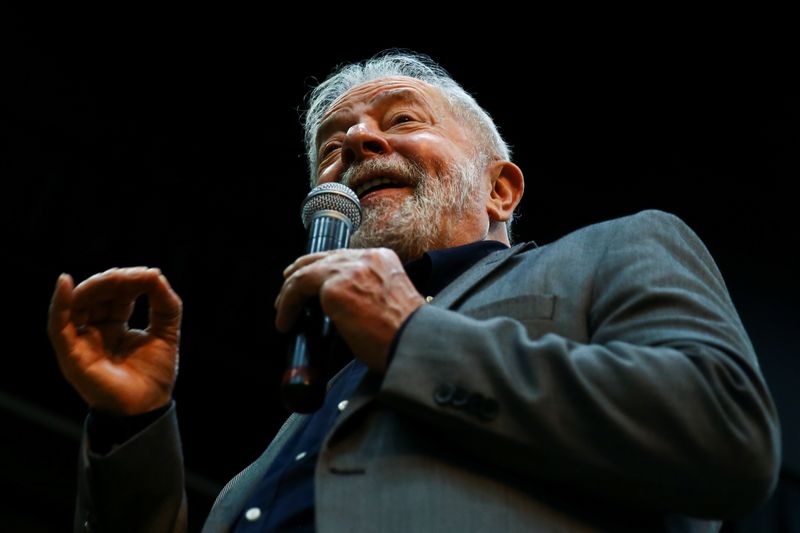 Nos 42 anos do PT, Lula diz que partido precisa voltar a governar o país e reforça "Lulinha paz e amor"