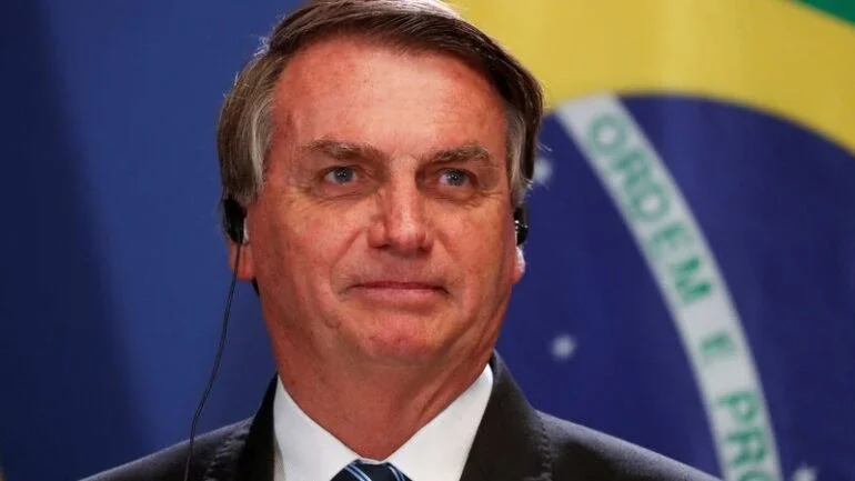 Bolsonaro levanta possibilidade de recriar Ministério do Esporte