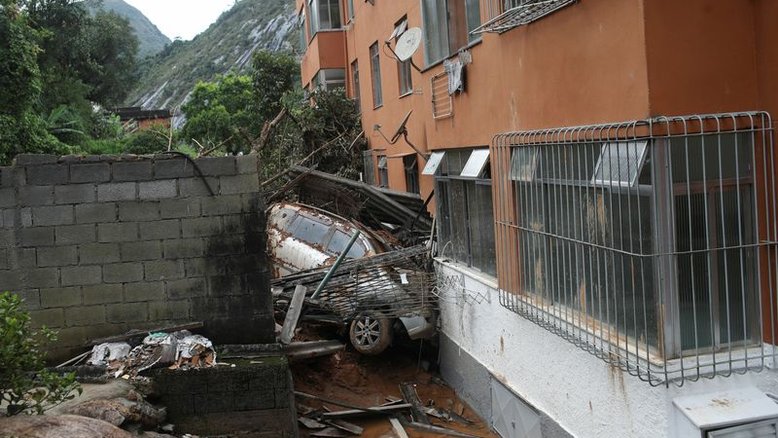 Número de mortos por temporal em Petrópolis passa de 200; equipes buscam ao menos 50 desaparecidos
