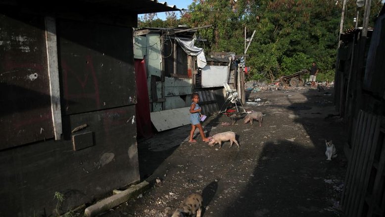Renda média no Brasil caiu em 2021 para menor nível desde 2012, diz IBGE