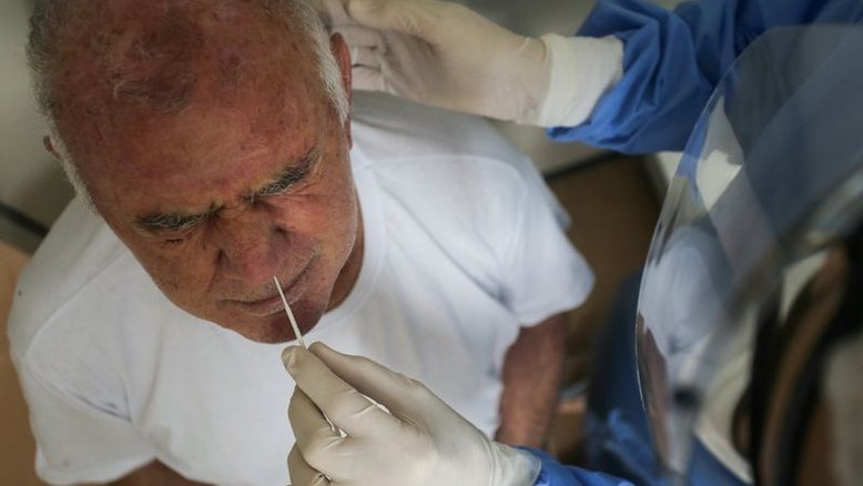 Brasil registra 70.290 novos casos de Covid e mais 339 mortes, diz ministério