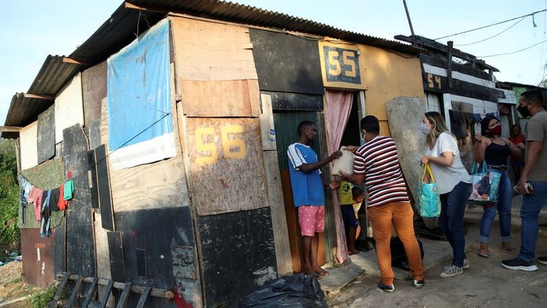 Pobreza sobe em 2021 a nível mais alto da série histórica, diz FGV