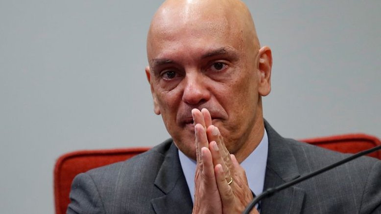 Moraes vota para negar recursos que buscam interromper investigações contra Bolsonaro