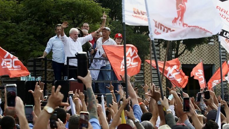 Lula reage a fake news sobre religião e diz que Bolsonaro tenta manipular fé das pessoas