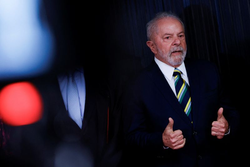 Posse de Moraes no TSE foi um ato pela democracia, diz Lula