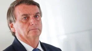 Sigilo de 100 anos é provocação autoritária