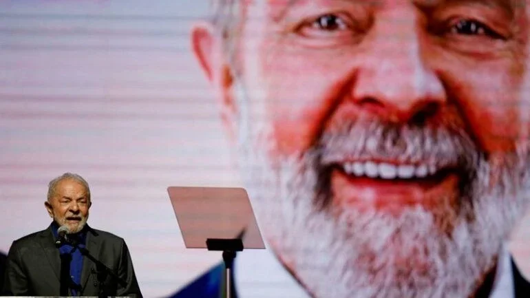 Ipespe/Abrapel mostra Lula estável com 46% e Bolsonaro com oscilação negativa para 33%