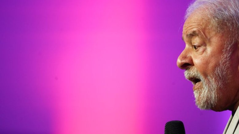 Lula diz que definirá candidatura no fim de abril e está em conversas com Alckmin