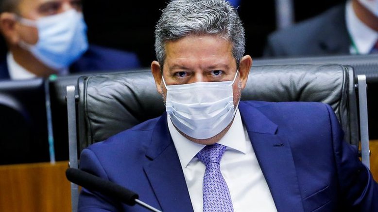 Lira recorre a STF para Câmara decidir sobre cassação em casos como o de Silveira