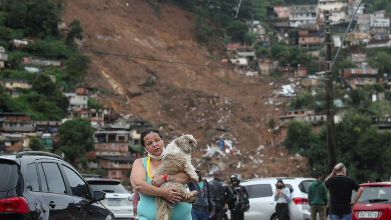 Novo temporal deixa ao menos cinco mortos em Petrópolis