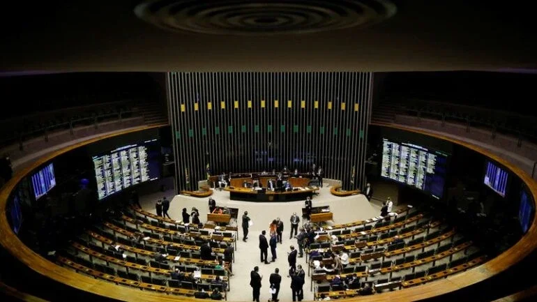 Sem consenso, Câmara rejeita pedido de urgência para projeto das fake news