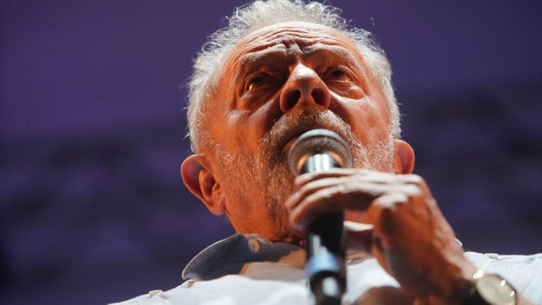 Sem Moro, Lula tem 40% e Bolsonaro 35% no 1º turno, segundo PoderData