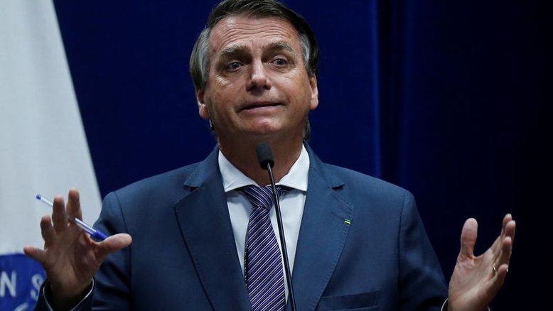 Bolsonaro diz que eleições em papel na França são exemplo para o Brasil