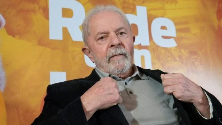 Lula sela apoio de PSB e Rede e diz que nunca "Brasil precisou tanto de nós como agora"