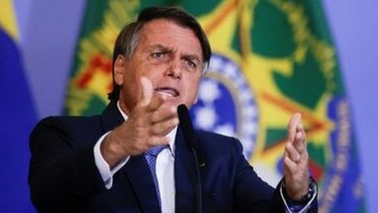Médico de Bolsonaro diz que ex-presidente terá de passar por nova cirurgia ao retornar ao Brasil