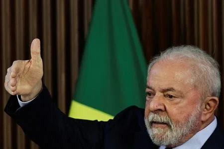 Lula e comitiva embarcam para os EUA para primeiro encontro com Biden