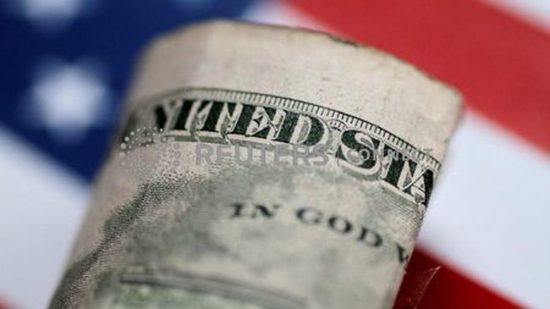 Dólar recua frente ao real com exterior e ajuste, mas tensão entre governo e BC segue no radar
