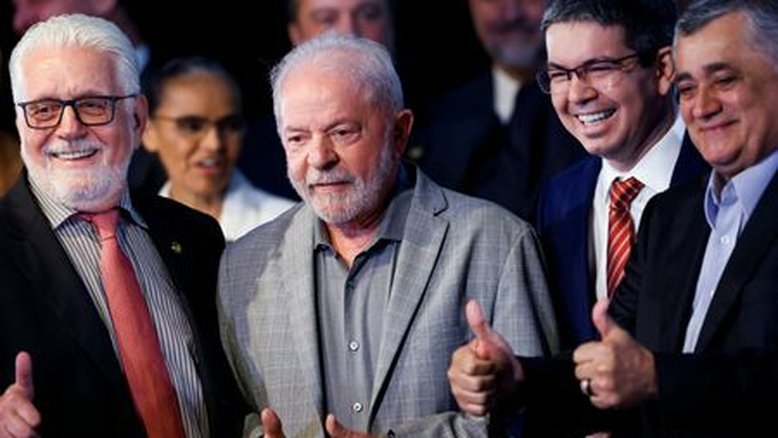 BC tem que entender que país mudou de governo, diz líder governista na Câmara