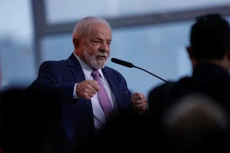 A difícil marca dos cem dias de Lula