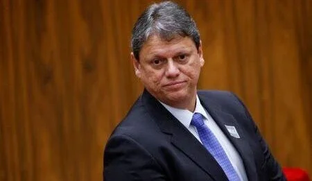 Tarcísio descarta disputar Presidência em 2026 e indica busca pela reeleição