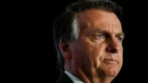 Bolsonaro volta e diz não querer liderar oposição a Lula