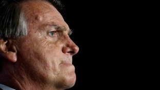 Cercado por forte esquema de segurança, Bolsonaro depõe sobre as joias sauditas