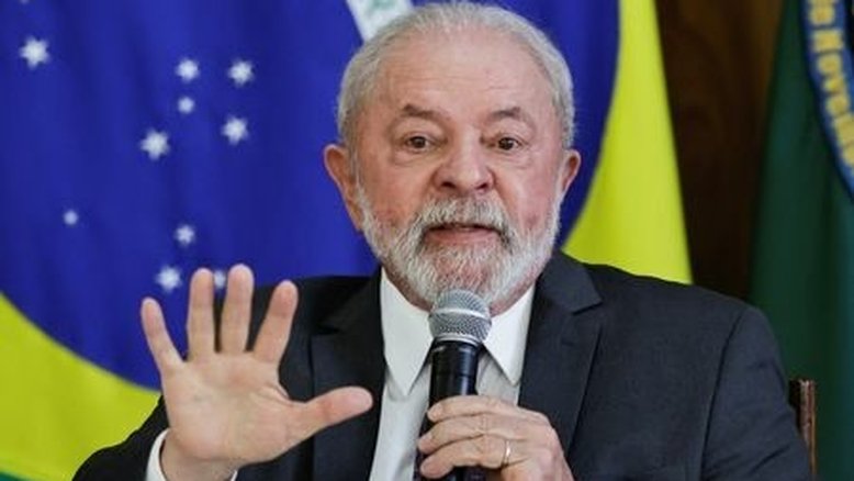 Lula diz que 100 dias foram para priorizar 'o que era inadiável', diante de falta de marca