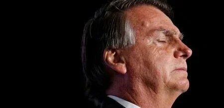 Bolsonaro alegou à PF estar sob efeito de remédios quando atacou democracia após os atos de 8 de janeiro