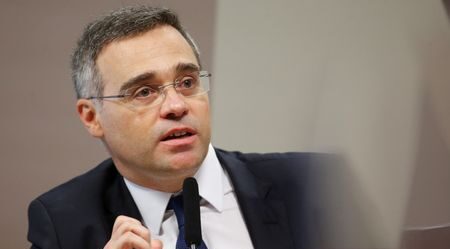 Decisão de André Mendonça sobre 'saidinhas' pavimenta revés ao Congresso no STF