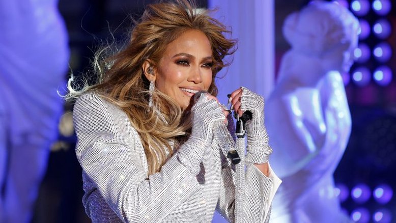J-Lo, H.E.R. e Foo Fighters farão show por streaming para financiar vacinas contra Covid