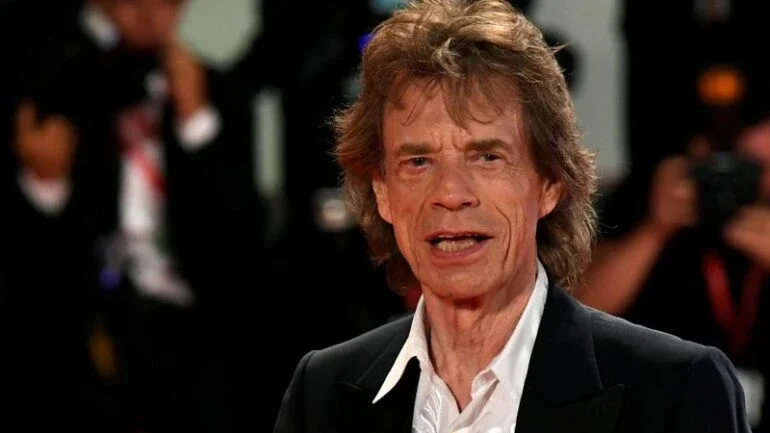 Mick Jagger comemora fim do lockdown em nova música "Eazy Sleazy"