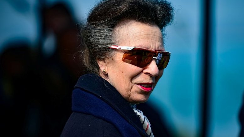 Princesa britânica Anne é vista em público pela 1ª vez desde morte do príncipe Philip
