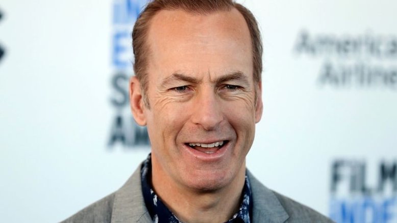 Ator Bob Odenkirk é hospitalizado após desmaiar no set de "Better Call Saul"