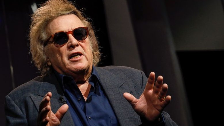 Cantor Don McLean ganha estrela na Calçada da Fama no 50 anos de "American Pie"