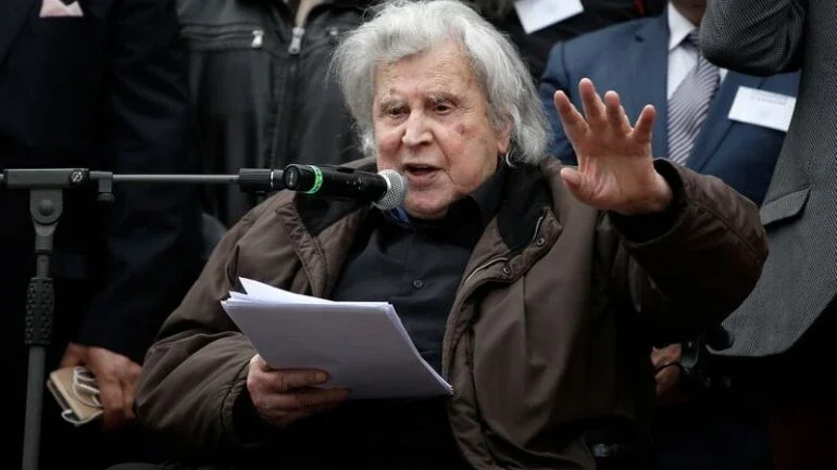 Compositor da trilha de "Zorba o Grego", Theodorakis morre aos 96 anos