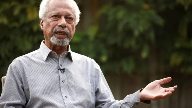 EXCLUSIVO-Imigrantes merecem compaixão, não arame farpado, diz Nobel de Literatura