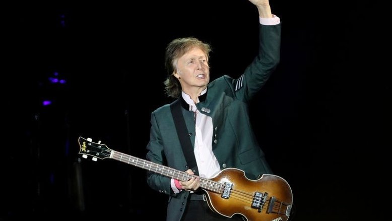 Paul McCartney durante show em Porto Alegre