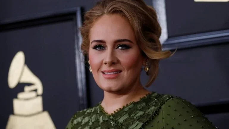 Adele volta à música com novo single "Easy On Me"