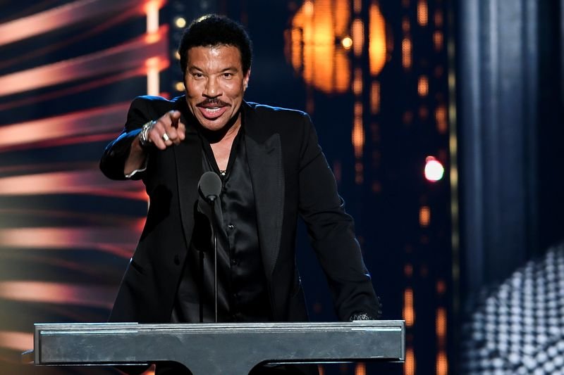 Cantor Lionel Richie assina acordo com a Universal Music Publishing