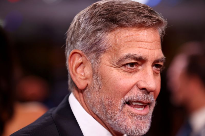 George Clooney pede que mídia não publique fotos de seus filhos