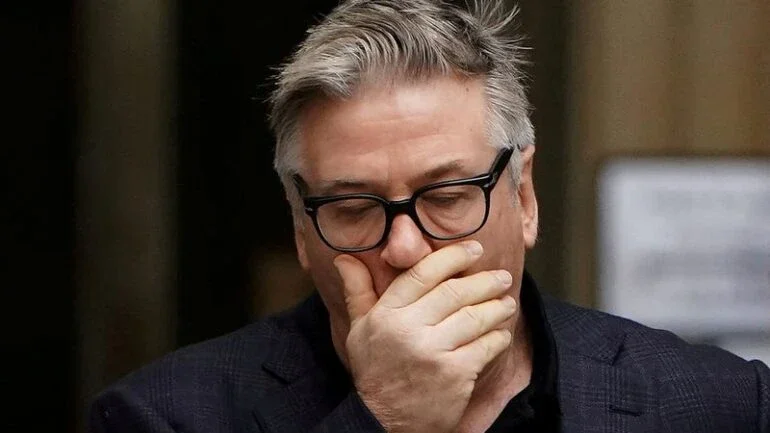 Alec Baldwin pede polícia em sets de filmagem para monitorar segurança das armas