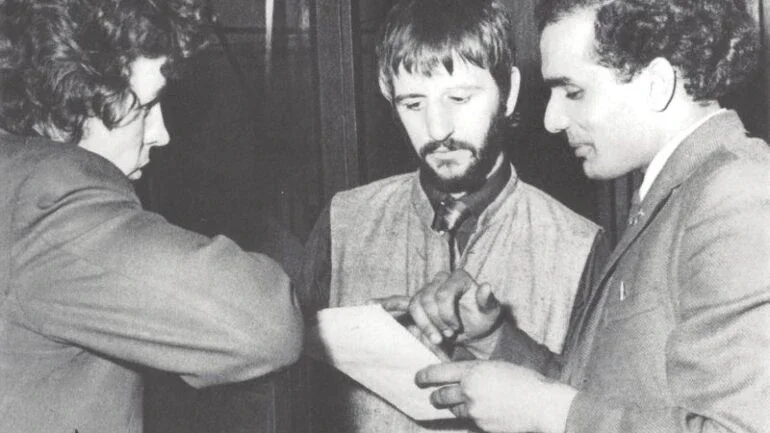 Música com George Harrison e Ringo Starr é encontrada em sótão no Reino Unido