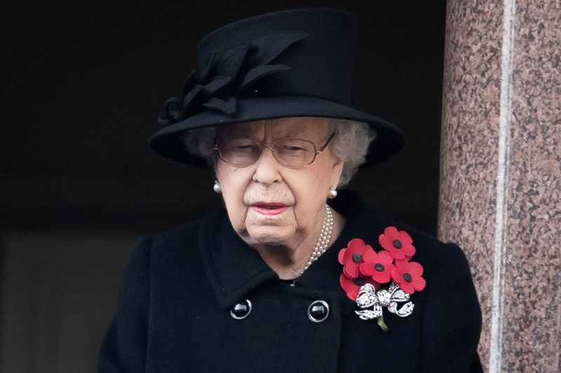 Rainha britânica Elizabeth participará de evento do Dia da Lembrança no domingo