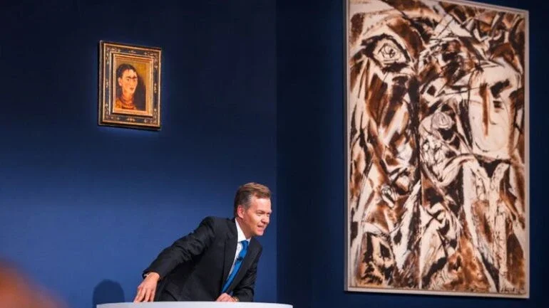 Autorretrato de Frida Kahlo alcança recorde para pintura latino-americana em leilão
