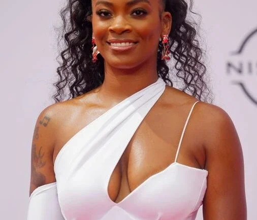 Cantora de R&B Ari Lennox é detida por perturbação em aeroporto de Amsterdã