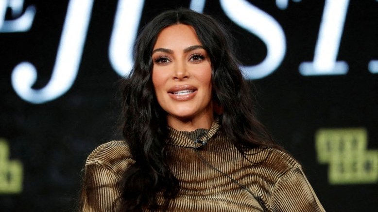 Kim Kardashian passa em prova crucial para se tornar advogada