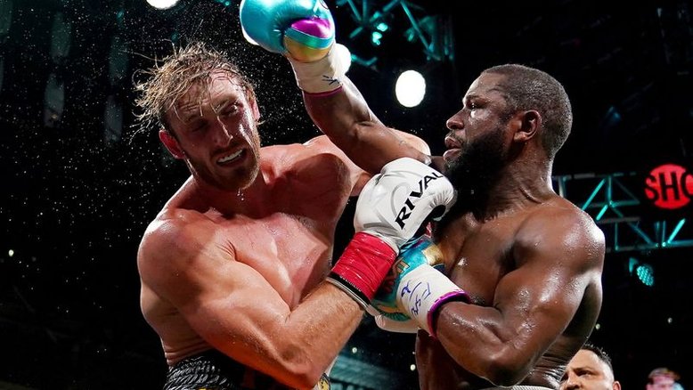 Logan Paul encarna Rocky em exibição com Floyd Mayweather sem vencedor
