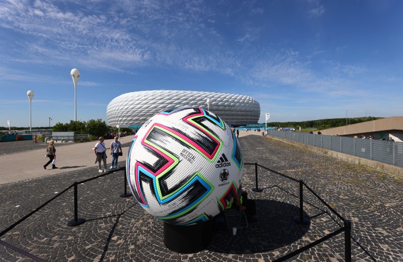 Torcedores de Munique brindam à volta da Euro 2020
