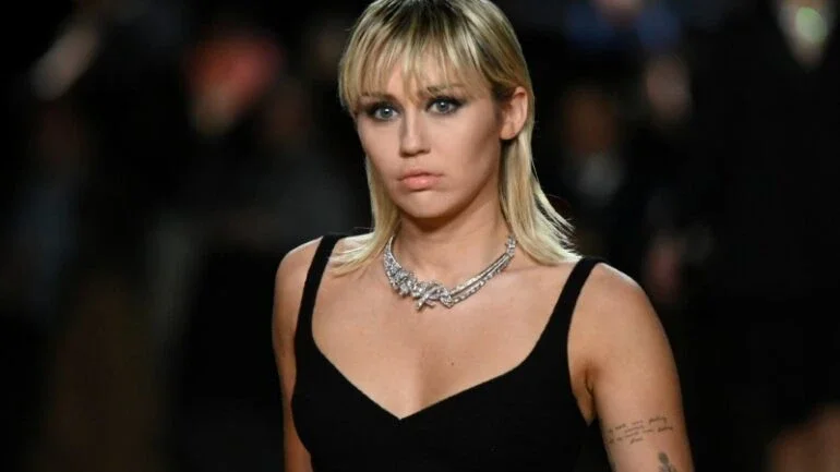 Miley Cyrus pode usar nome como marca na Europa, após longa disputa