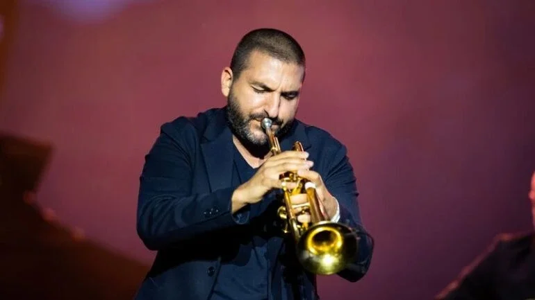 Alpes suíços e veleiros são decoração "mágica" para Ibrahim Maalouf no Festival de Jazz de Montreux